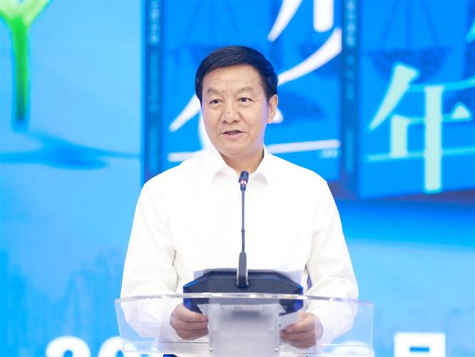 “孩子不是缩小的大人”！上海发布法治副校长丛书，寓案于教帮助青少年系好法治“第一粒扣子” 